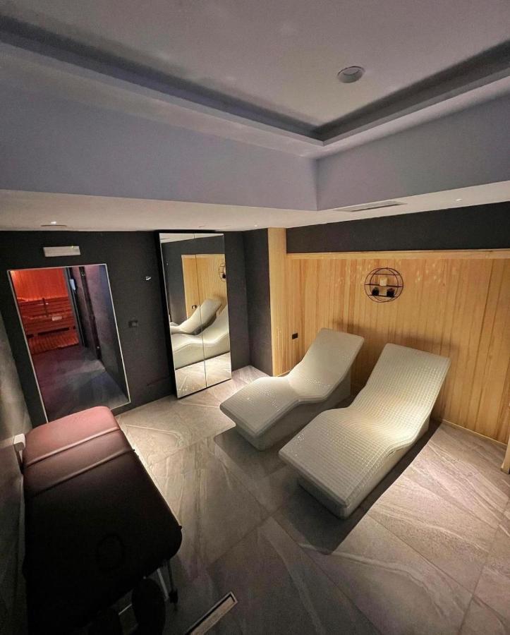 מוורובו Mia'S Favorite Hotel מראה חיצוני תמונה