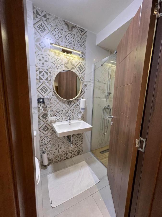 מוורובו Mia'S Favorite Hotel מראה חיצוני תמונה